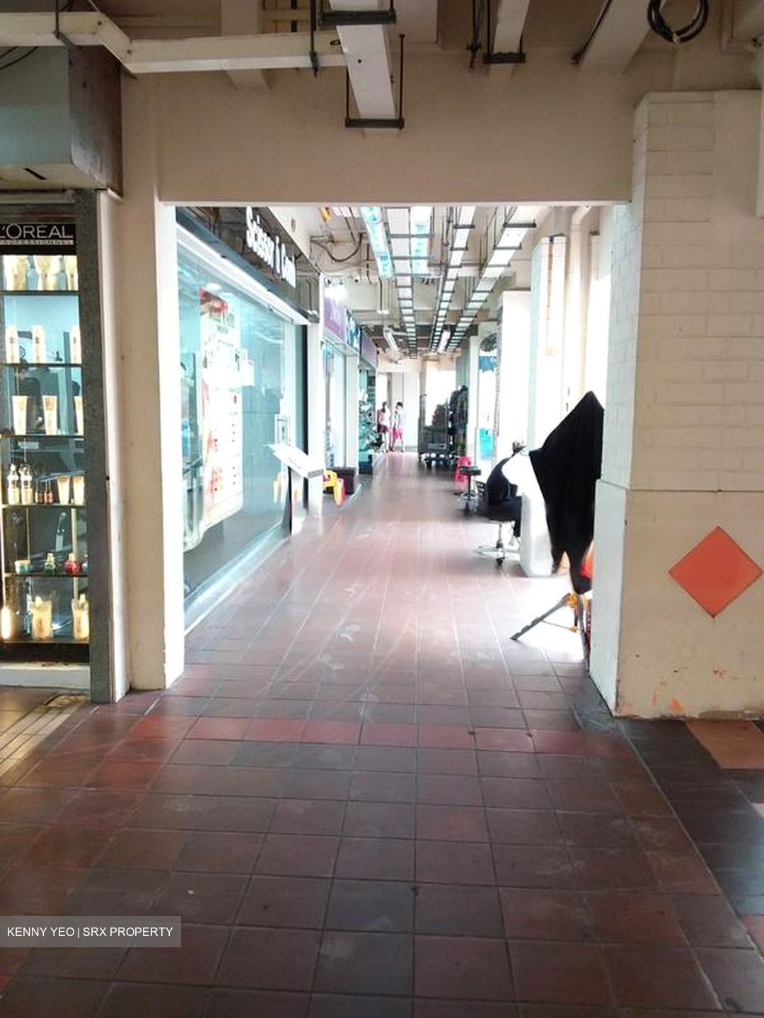Tampines Heart (D18), Shop House #460329591